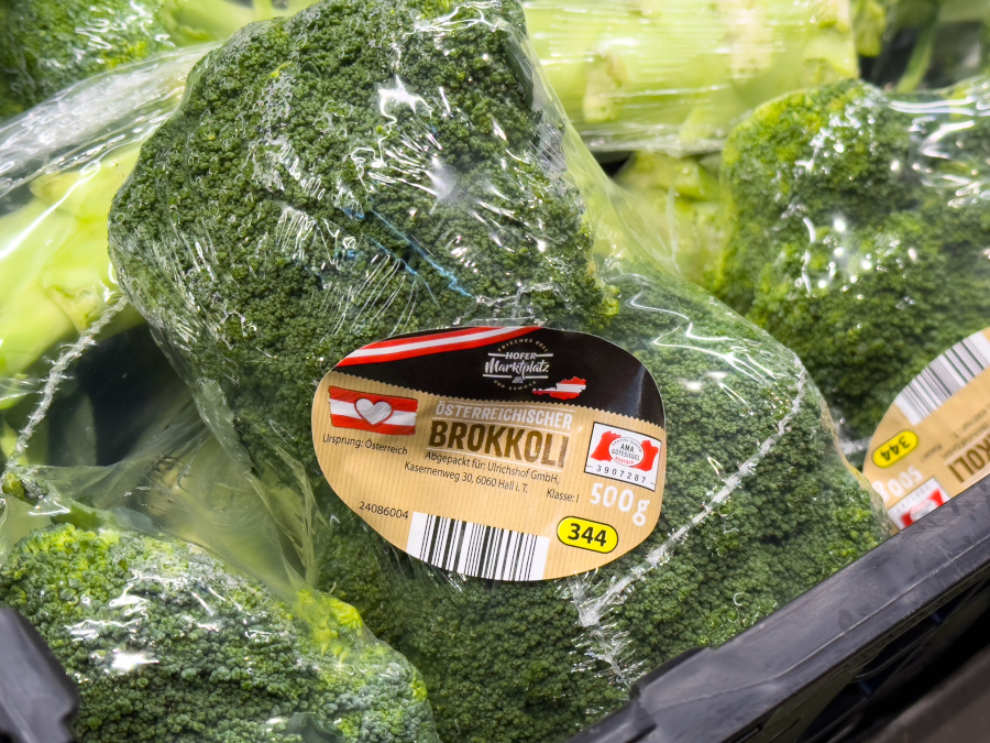 Brokkoli mit Produktauszeichnung